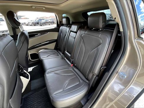 Used 2019 Lincoln Nautilus Reserve image 17