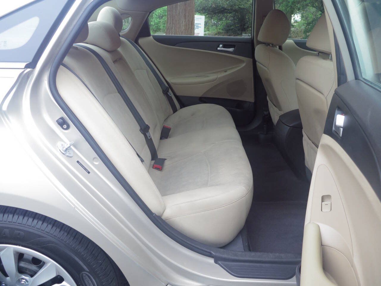 Used 2011 Hyundai Sonata GLS FWD image 14