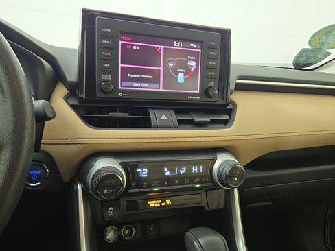 Used 2021 Toyota RAV4 XLE image 22