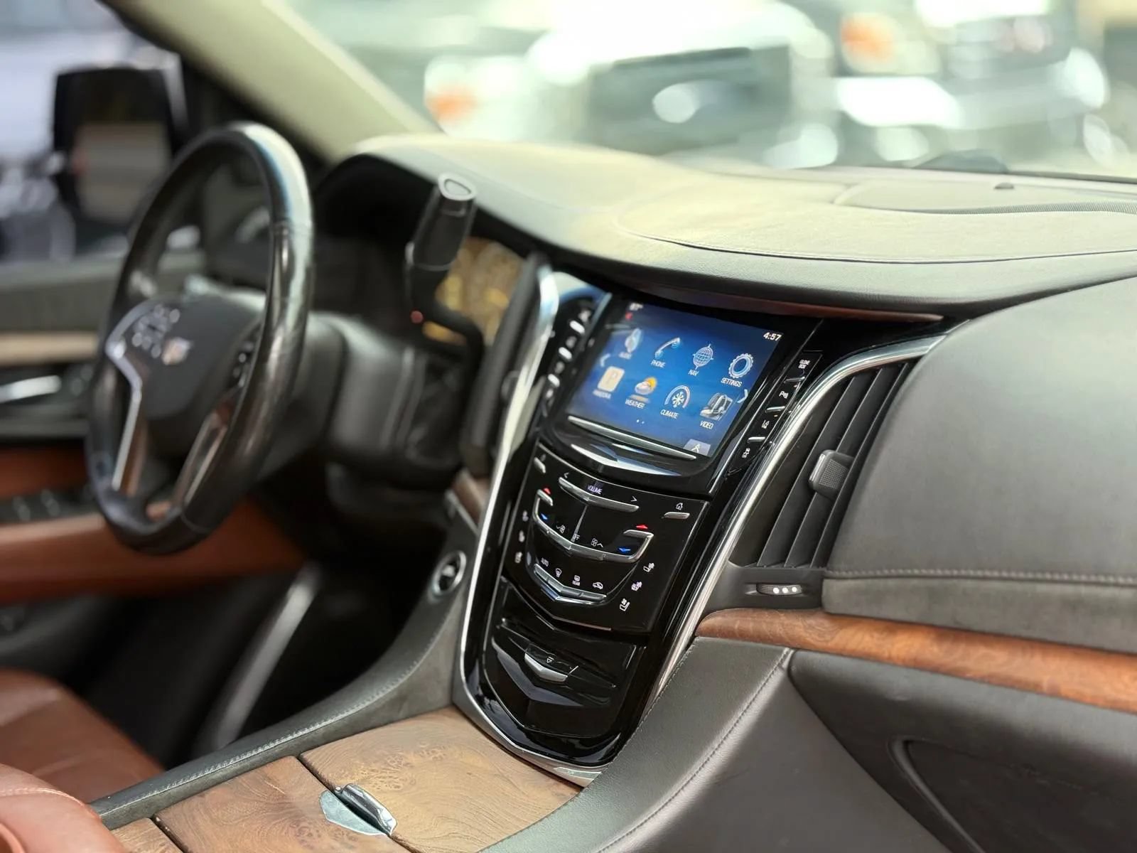 Used 2015 Cadillac Escalade ESV Premium AWD/4WD image 34