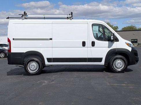 Used 2025 RAM ProMaster 2500 w/ Safety Group FWD image 8