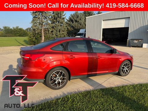 Used 2018 Ford Focus SEL FWD image 2
