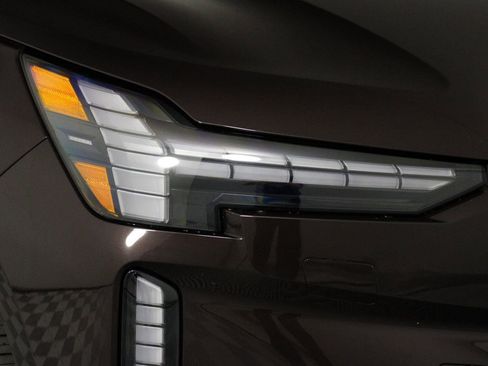 New 2025 Volvo EX90 Ultra w/ Protection Package Premier image 13