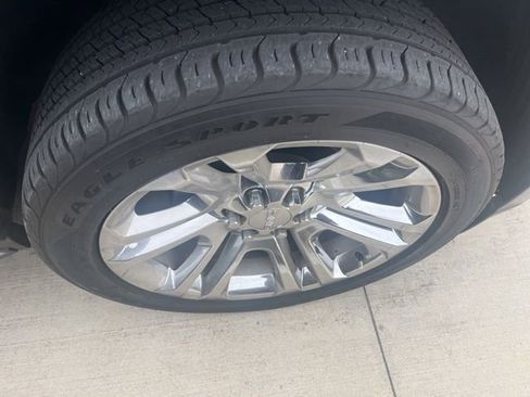 Used 2018 GMC Yukon SLT image 24