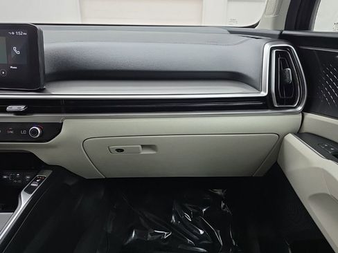 Used 2025 Kia Sorento S w/ Panoramic Sunroof Package AWD/4WD image 42
