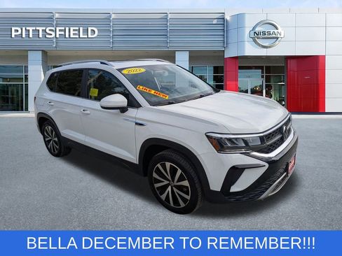 Used 2022 Volkswagen Taos SE image 1