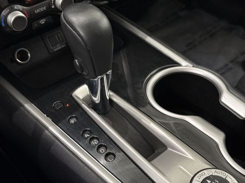 Used 2019 Nissan Pathfinder SV AWD/4WD image 23