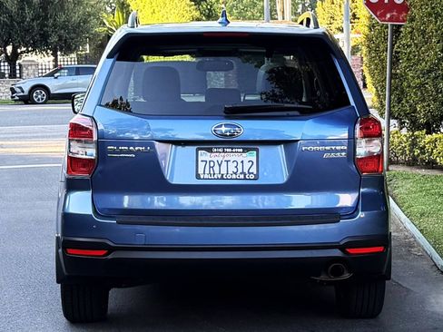 Used 2016 Subaru Forester 2.5i Limited AWD/4WD image 6