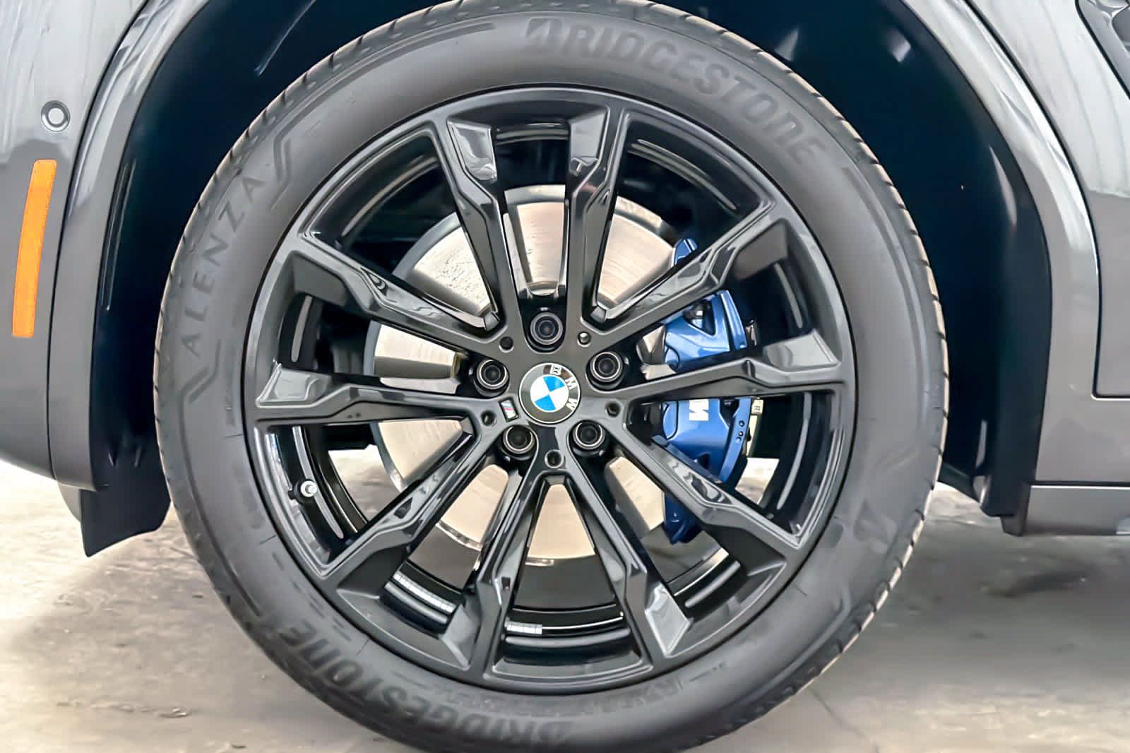 Used 2025 BMW X4 M40i AWD/4WD image 27