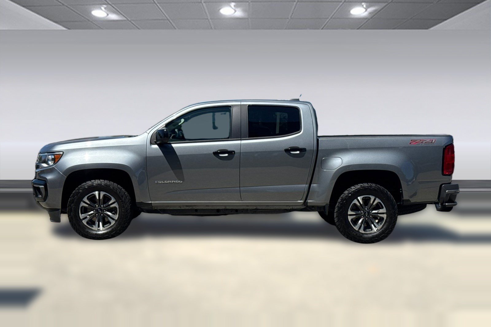 Used 2022 Chevrolet Colorado Z71 AWD/4WD image 2