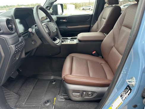 Used 2025 Toyota Land Cruiser w/ Premium Package image 16