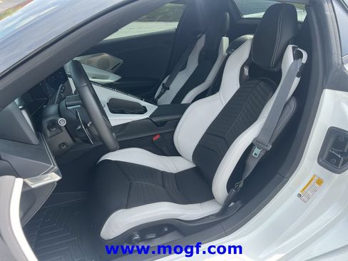 Used 2025 Chevrolet Corvette Z06 RWD image 18