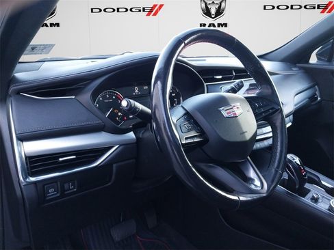 Used 2019 Cadillac XT4 Premium Luxury image 13