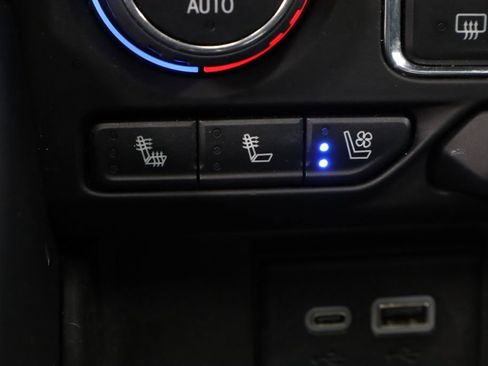 Used 2023 Chevrolet Tahoe Premier AWD/4WD image 4