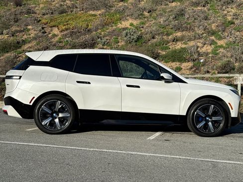 Used 2025 BMW iX xDrive50 image 6