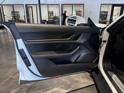 Used 2021 Porsche Taycan 4S AWD/4WD image 9