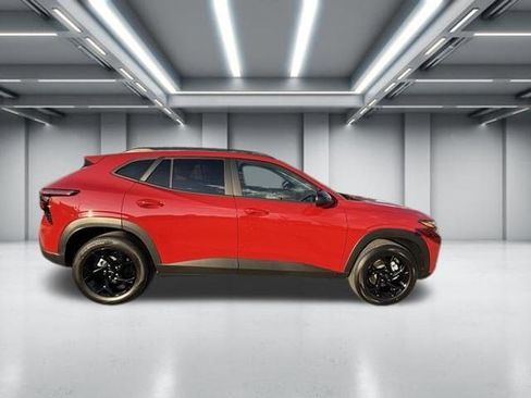 New 2026 Chevrolet Trax LT w/ Sunroof Package FWD image 1