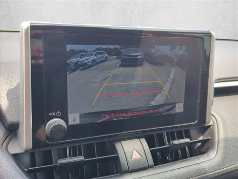 Certified 2025 Toyota RAV4 LE AWD/4WD image 19