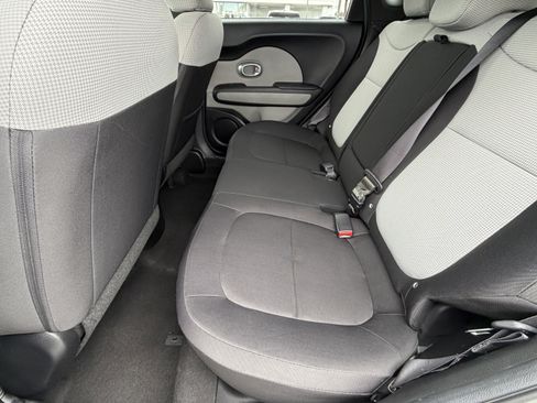 Used 2014 Kia Soul FWD image 25