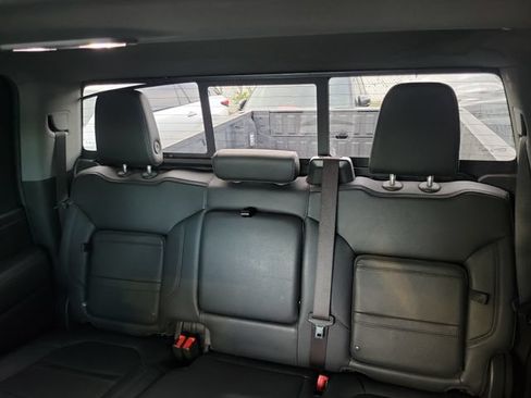 Used 2023 GMC Sierra 2500 Denali w/ Denali Black Diamond Edition AWD/4WD image 12