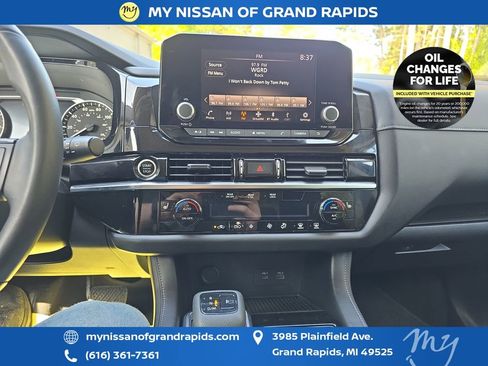 Used 2023 Nissan Pathfinder SV AWD/4WD image 22