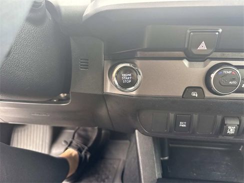 Used 2023 Toyota Tacoma TRD Sport image 25