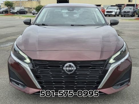Used 2024 Nissan Altima 2.5 SV FWD image 5