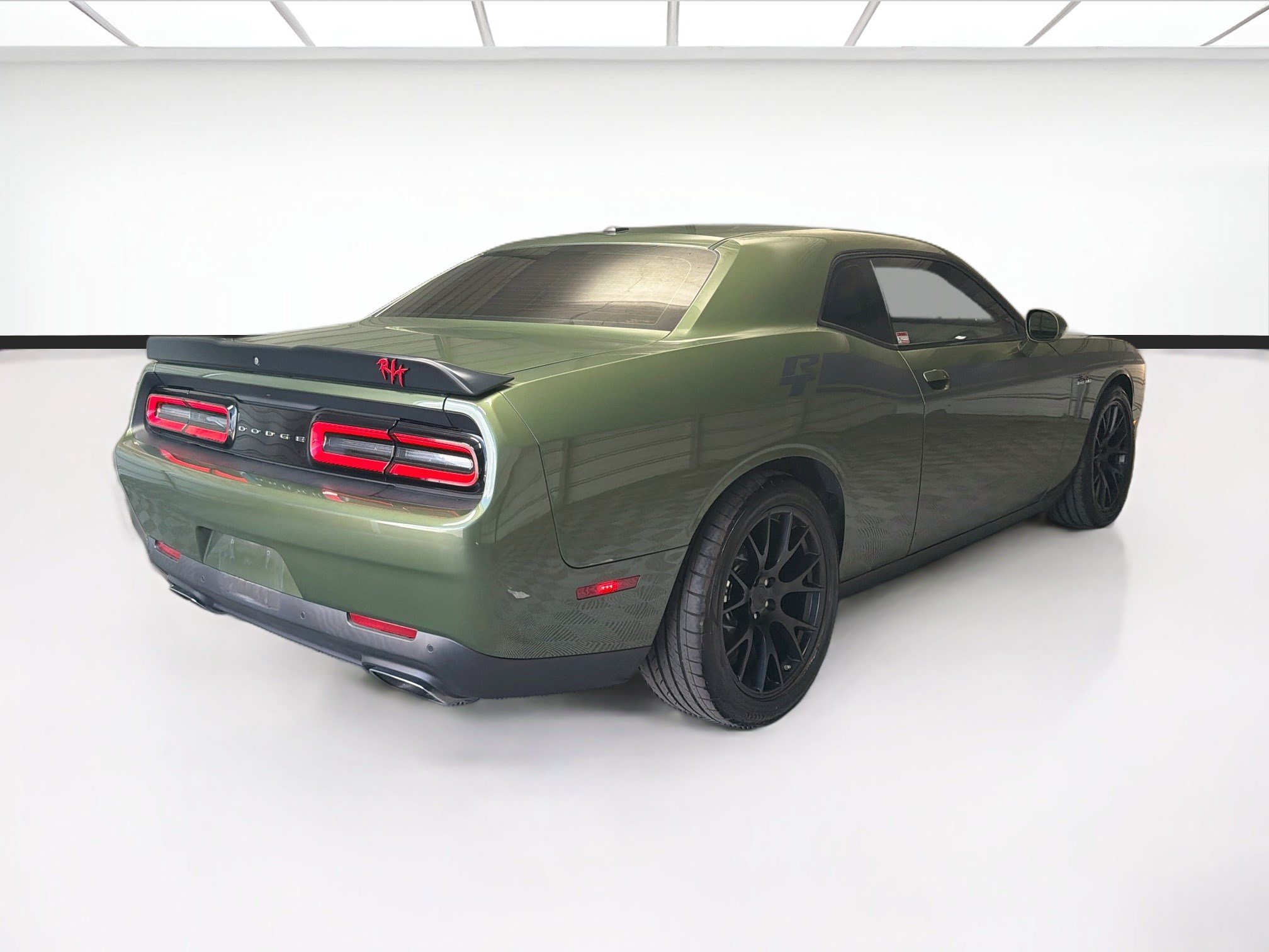 Used 2022 Dodge Challenger R/T w/ Shaker Package RWD image 4