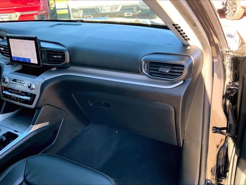 Used 2023 Ford Explorer XLT w/ Equipment Group 202A image 33