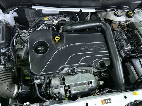 Used 2024 Chevrolet Equinox LS image 29