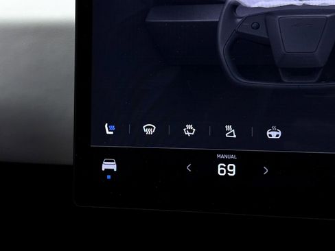 Used 2024 Tesla Cybertruck AWD Crew Cab image 27