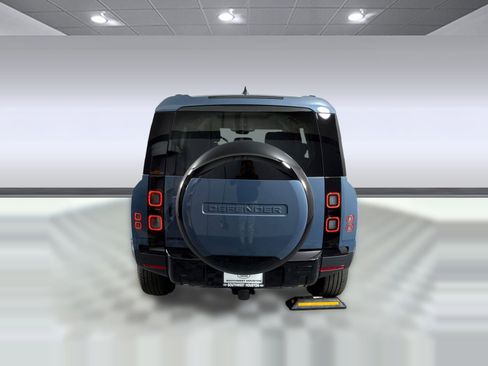Used 2026 Land Rover Defender 110 S AWD/4WD image 10