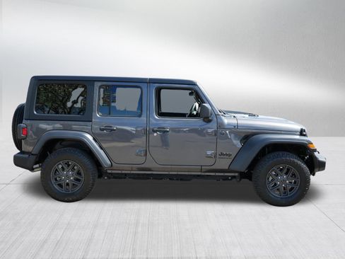 Used 2024 Jeep Wrangler Unlimited Sport AWD/4WD image 8
