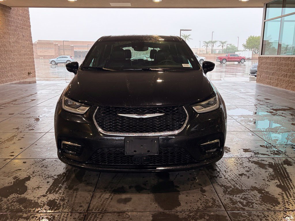 Used 2025 Chrysler Pacifica Select FWD image 2