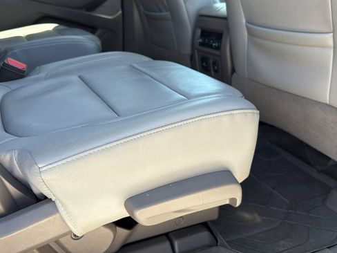 Used 2018 Chevrolet Traverse LT w/ LPO, Cargo Package FWD image 25