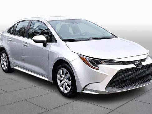 Certified 2022 Toyota Corolla LE image 2