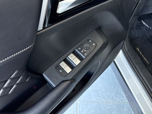 Used 2024 Mitsubishi Outlander SEL Black Edition image 14