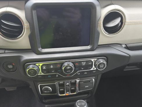 Used 2023 Jeep Wrangler Unlimited Sahara AWD/4WD image 12
