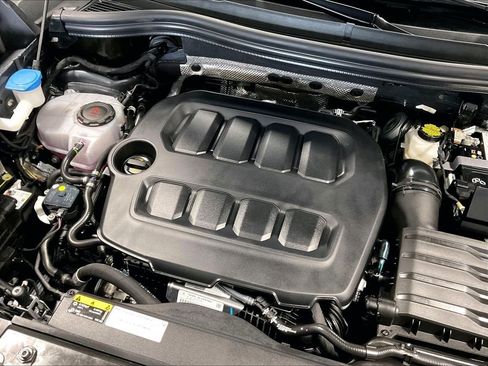 Used 2025 Volkswagen Tiguan SE AWD/4WD image 35