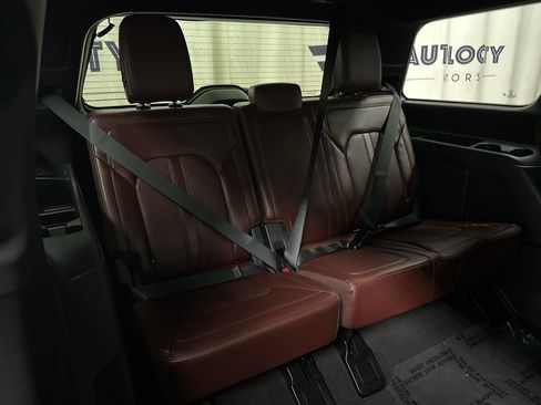 Used 2024 Ford Expedition Limited AWD/4WD image 22
