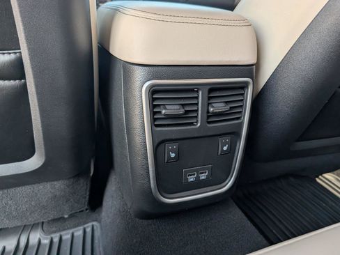 Used 2023 Chrysler 300 Touring L w/ Comfort Group RWD image 29
