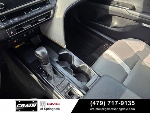 Used 2025 Toyota Camry SE FWD image 18