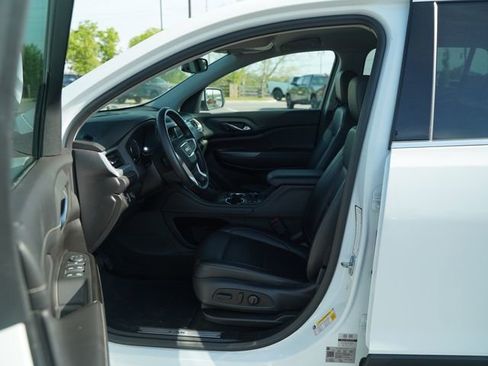 Used 2023 GMC Acadia SLT FWD image 12