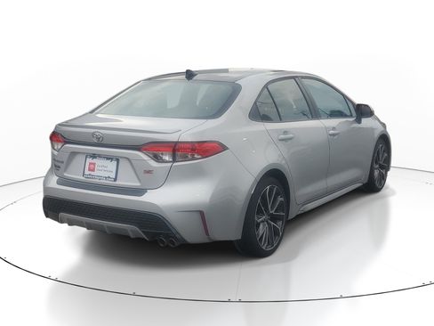 Used 2021 Toyota Corolla SE w/ SE Premium Package FWD image 6