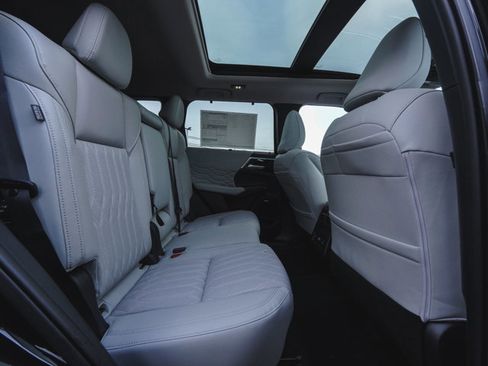 New 2026 Mitsubishi Outlander SEL image 35