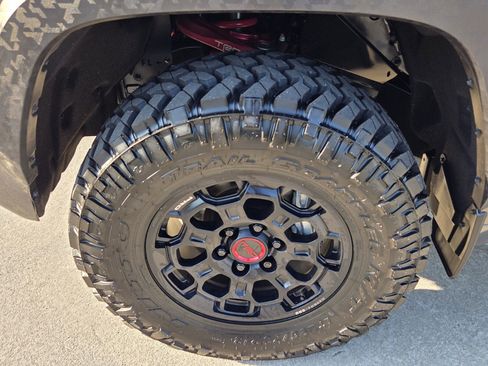 Used 2025 Toyota Tundra TRD Pro AWD/4WD image 9