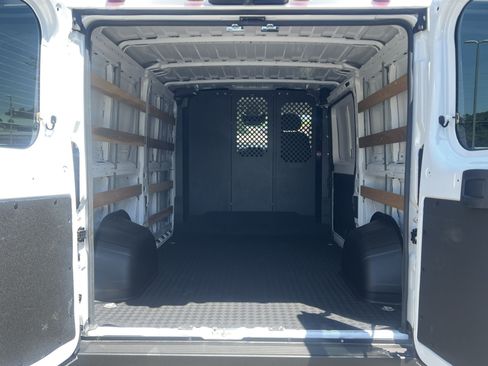 Used 2025 RAM ProMaster 2500 w/ U-Haul Equipment Group FWD image 17