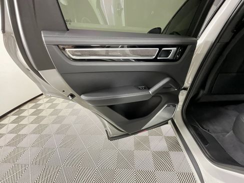 Used 2022 Porsche Cayenne GTS image 27