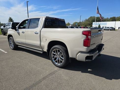 New 2026 Chevrolet Silverado 1500 High Country AWD/4WD image 3