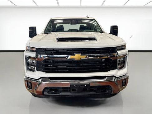 Used 2025 Chevrolet Silverado 2500 LT w/ Convenience Package AWD/4WD image 2